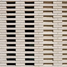 Nr. 101<br />
Sonderproduktion<br />
Fassade | Mischung <br />
LF 490 x 115 x 52 mm, <br />
DF 240 x 115 x (90) x 52 mm<br />
Deckenuntersicht | Riemchen in diversen Formaten<br />
Boden | Pflasterklinker | 