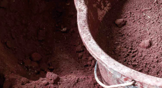 gemahlener Ton Eimer